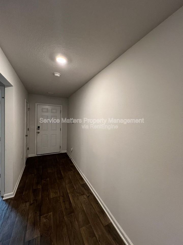 5740 Guinevere Ln - Photo 4 of 36