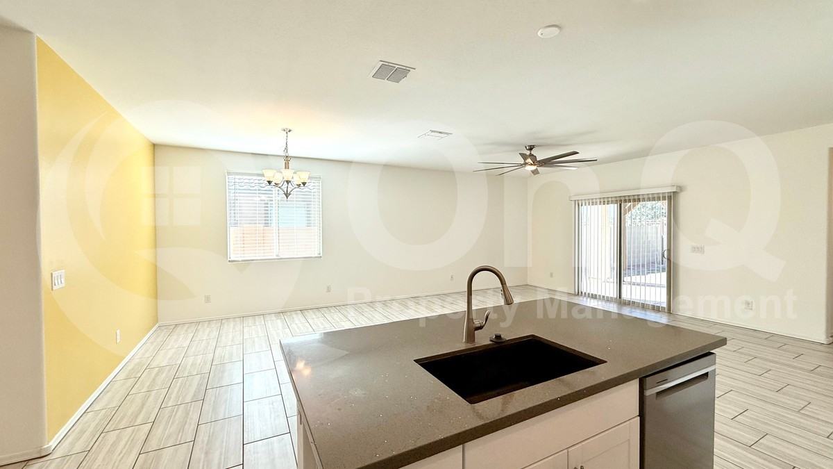 40142 W Crane Dr - Photo 5 of 19