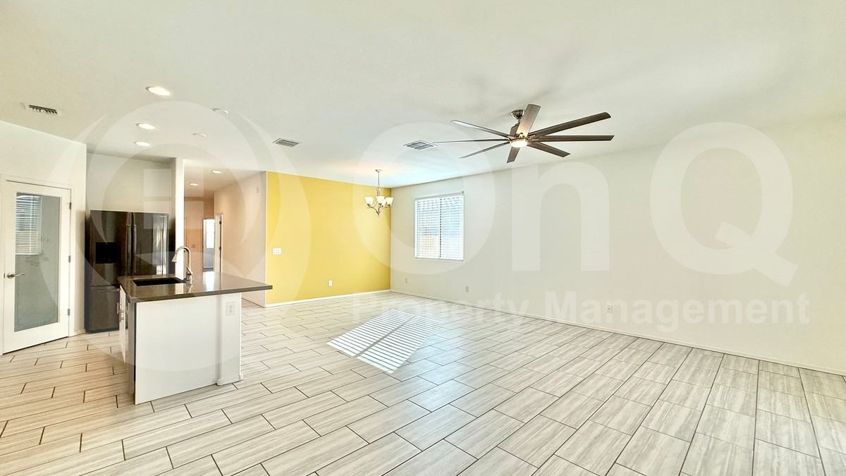 40142 W Crane Dr - Photo 7 of 19