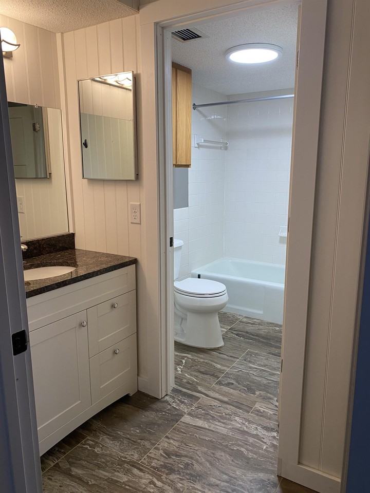 946 Westbrooke Way #1 - Photo 4 of 10