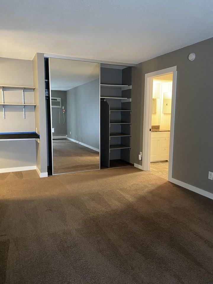 946 Westbrooke Way #1 - Photo 5 of 10