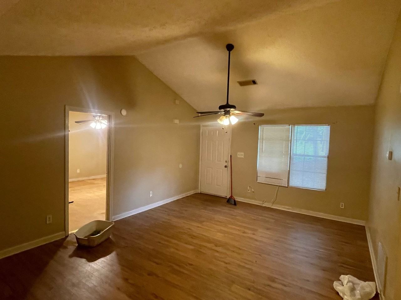 122 Oriole Dr - Photo 4 of 15