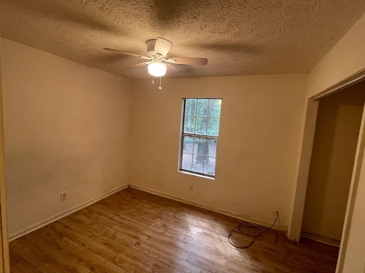 122 Oriole Dr - Photo 5 of 15