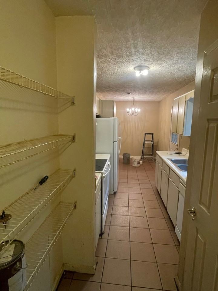 122 Oriole Dr - Photo 3 of 15