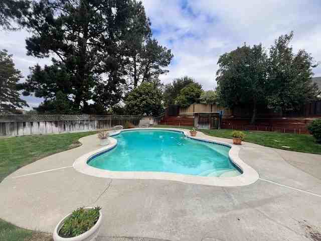 1474 Dos Palos Dr - Photo 2 of 8