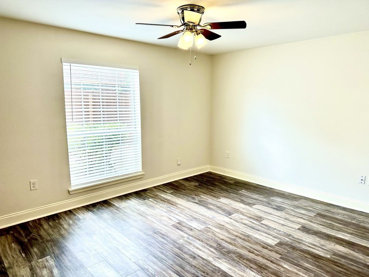 3650 Rickshaw Dr - Photo 7 of 31