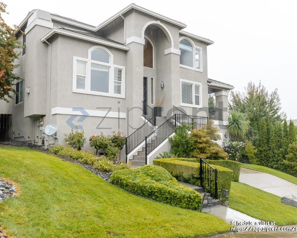 4042 Plateau Cir - Photo 2 of 40