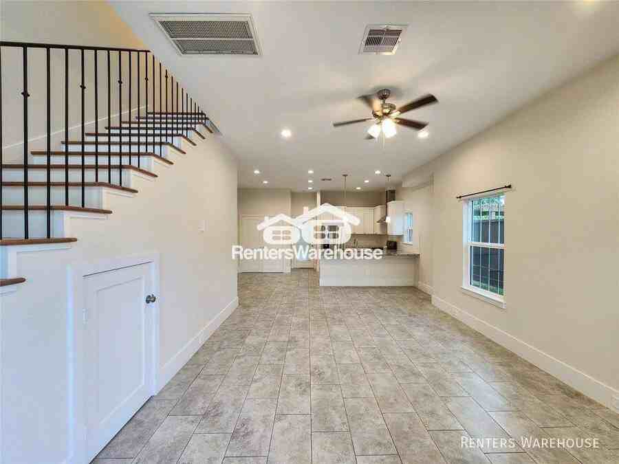 2202 Lynnfield Street - Photo 4 of 16