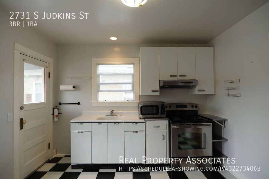 2731 S Judkins St - Photo 2 of 22