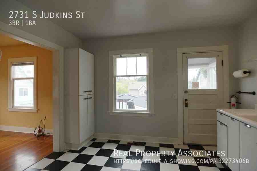 2731 S Judkins St - Photo 5 of 22