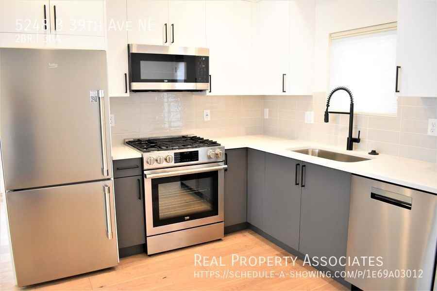 5248 39th Ave Ne #B - Photo 4 of 19