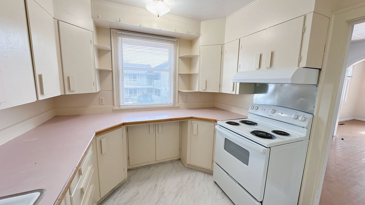 2207 Douglas Ave - Photo 3 of 31