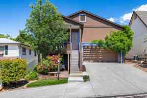 featured image of 245 S Hardin St