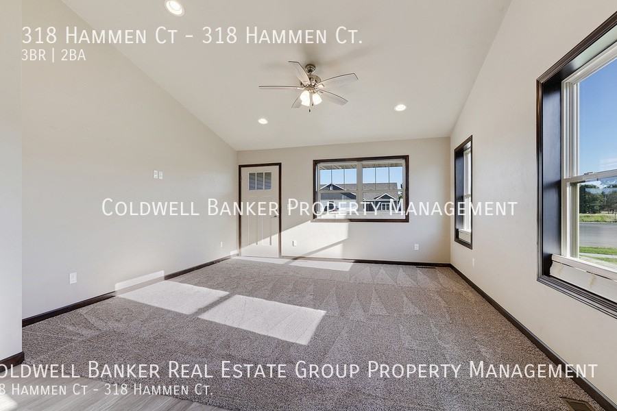 318 Hammen Ct - Photo 3 of 15