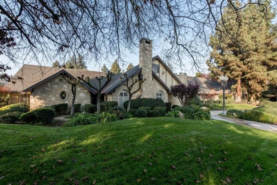 561 De Wolf Avenue - Photo 6 of 24