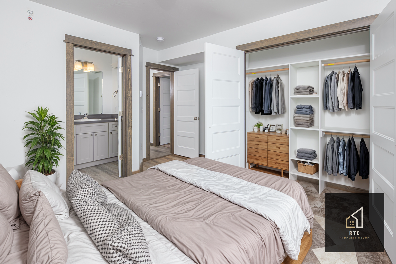 1160 Abigail Lane - Photo 5 of 10