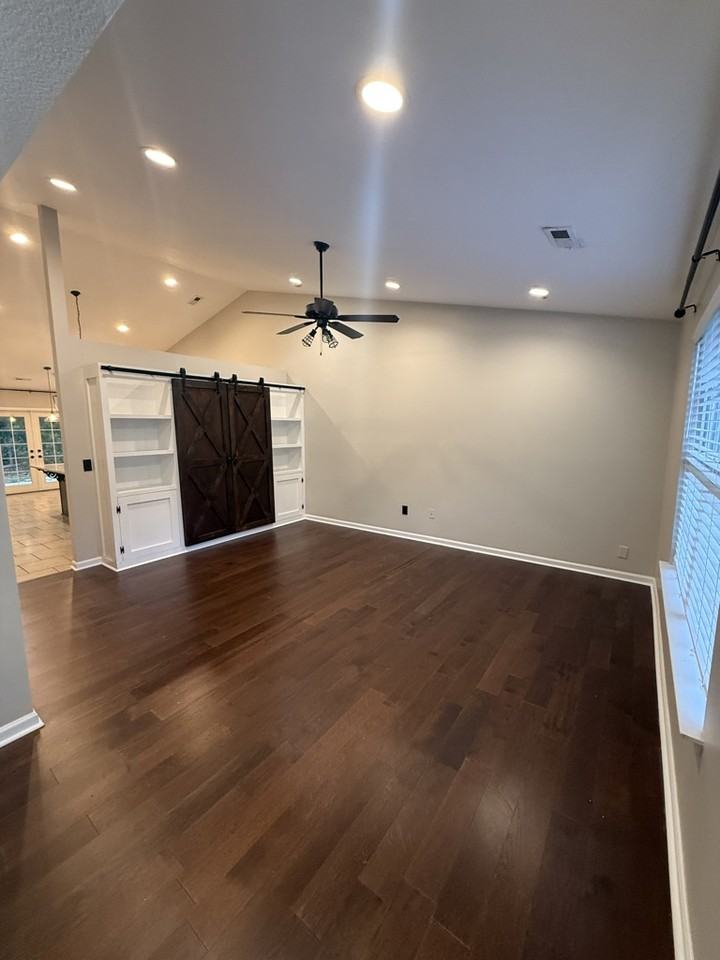 131 Midwood Rd - Photo 2 of 18