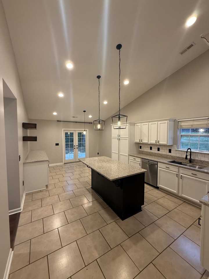 131 Midwood Rd - Photo 4 of 18