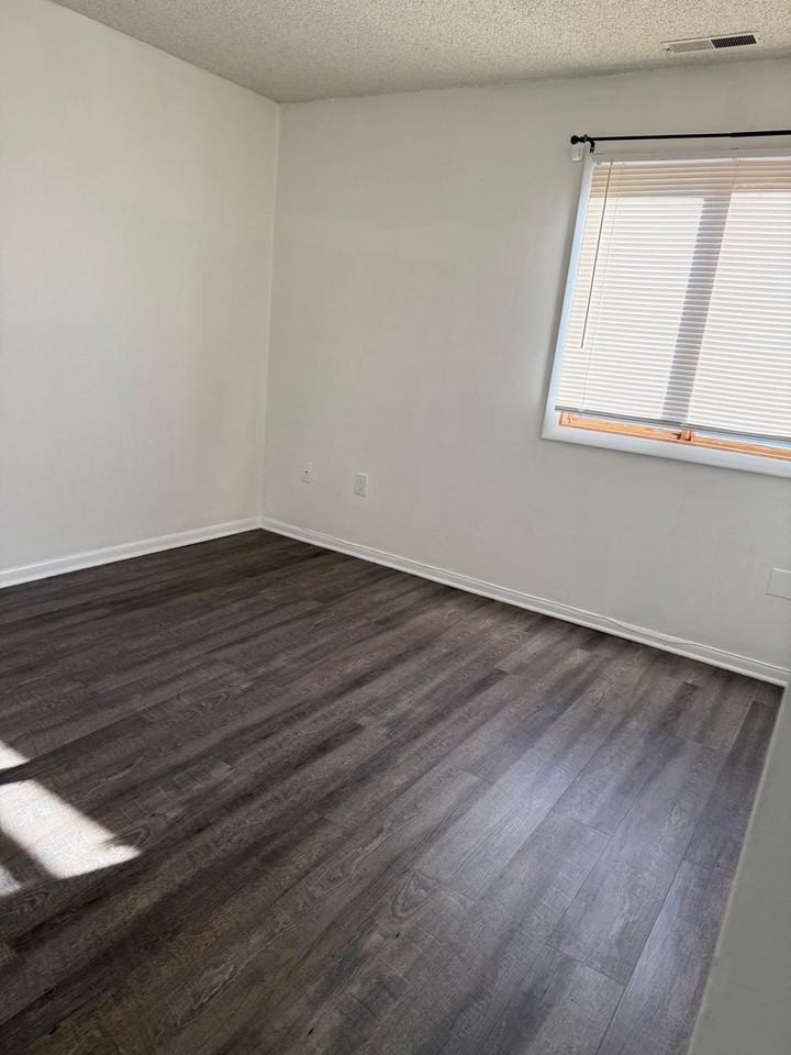 1109 Ravens Crest Dr #1109 - Photo 4 of 11