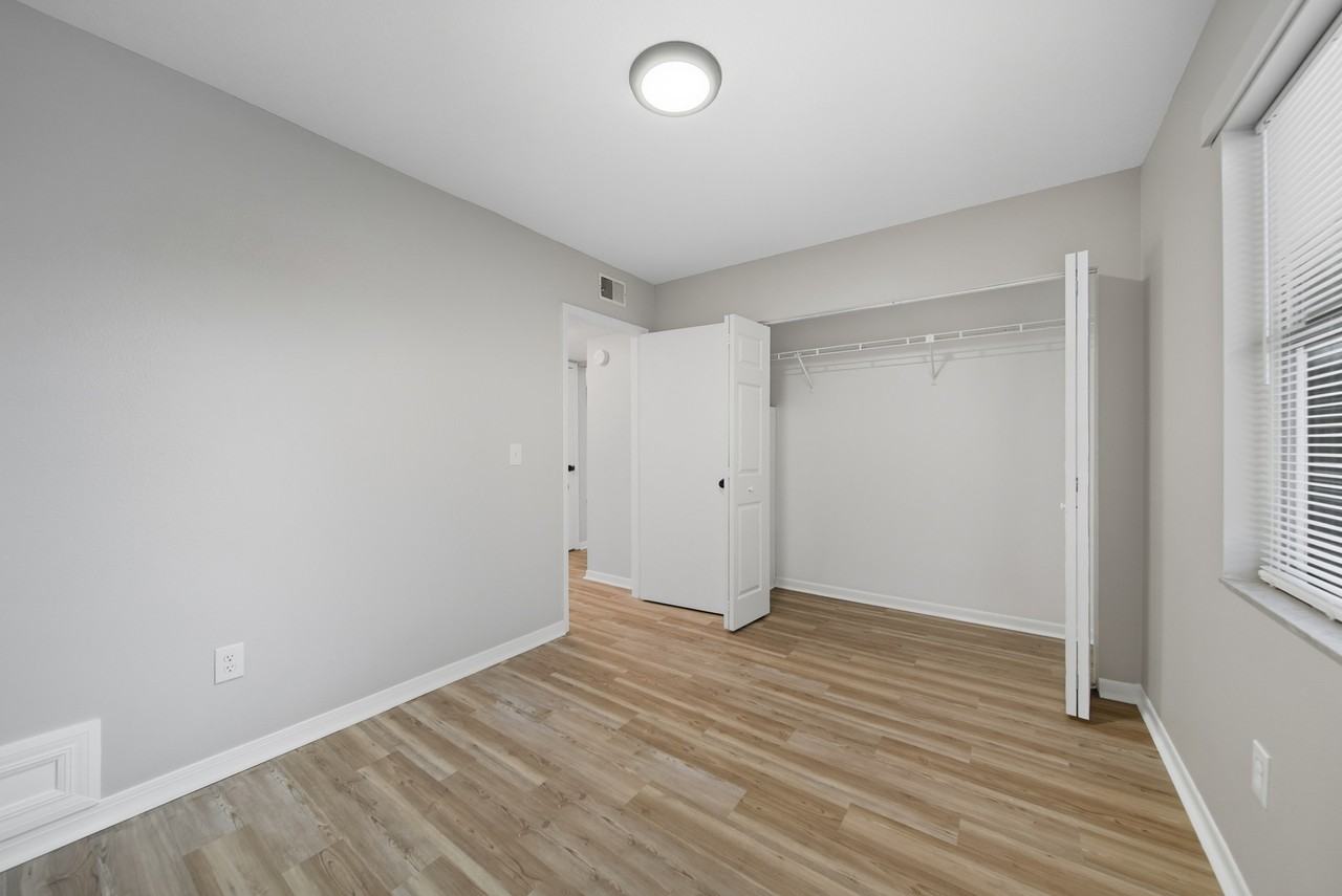 710 E Floribraska Ave #D - Photo 6 of 12