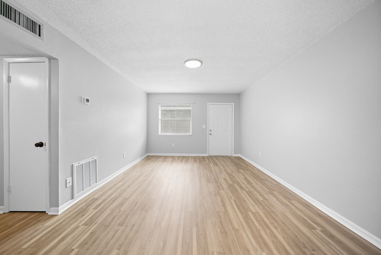 710 E Floribraska Ave #D - Photo 7 of 12