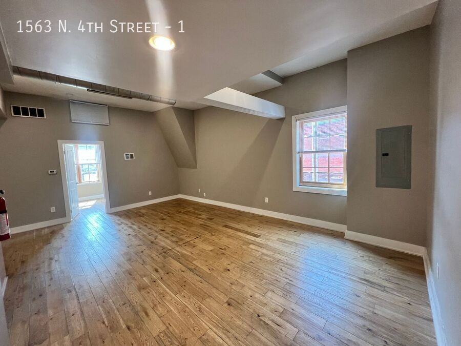 1563 N 4th St #1 - Photo 5 of 34