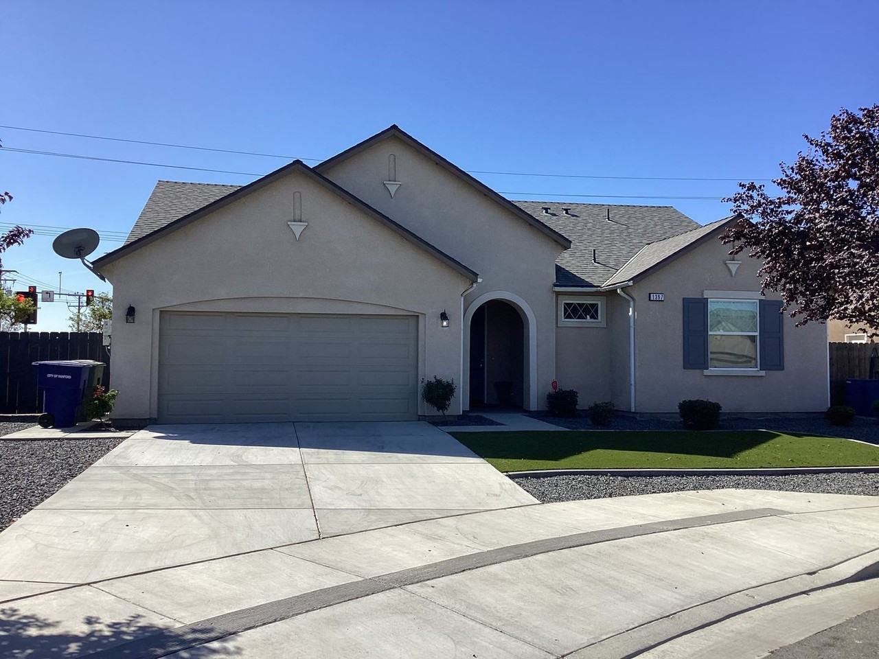 1397 Hoover Way - Photo 3 of 36