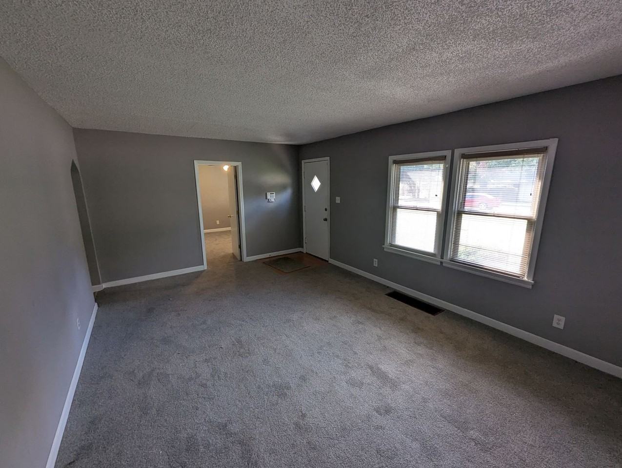 10210 Toelle Ln - Photo 3 of 20