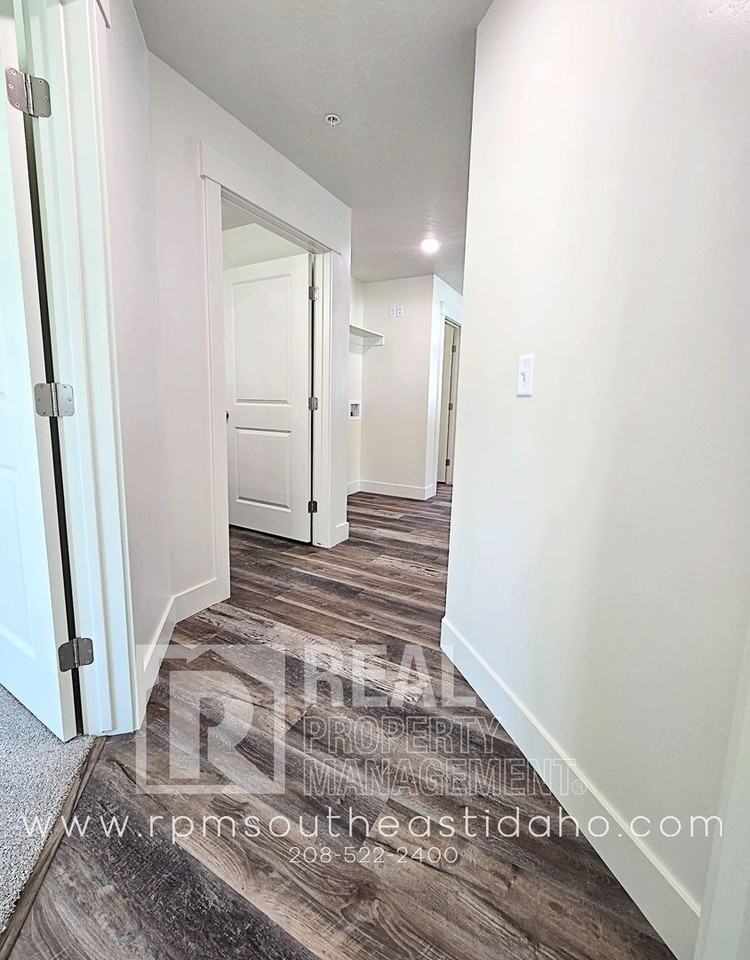 245 W 7th S - St. Anthony - Photo 6 of 23