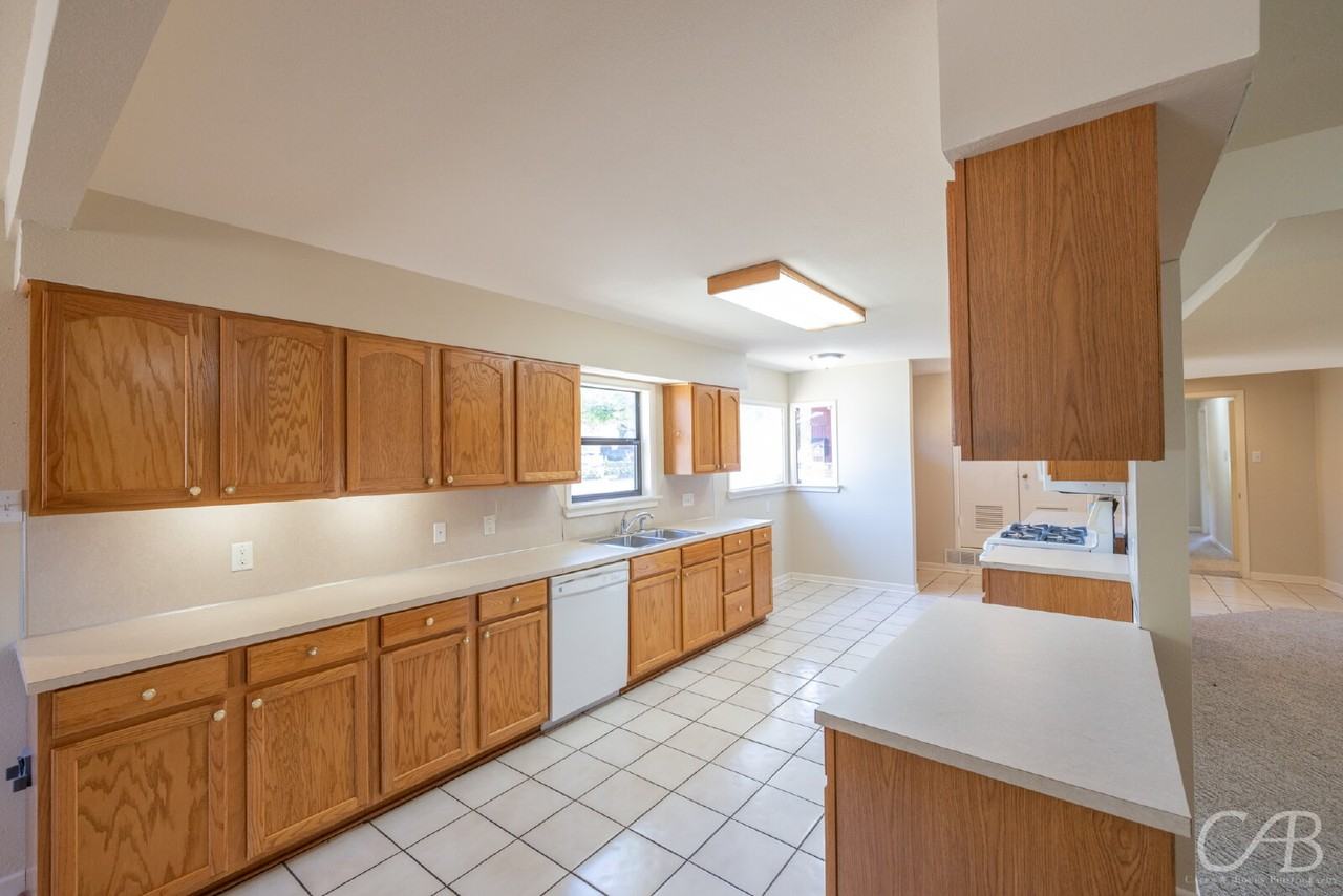 3357 S 15th St - Photo 3 of 42