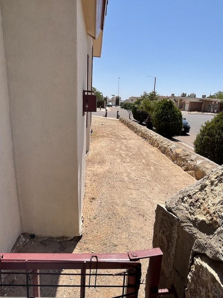 3701 Trina Pl - Photo 6 of 33