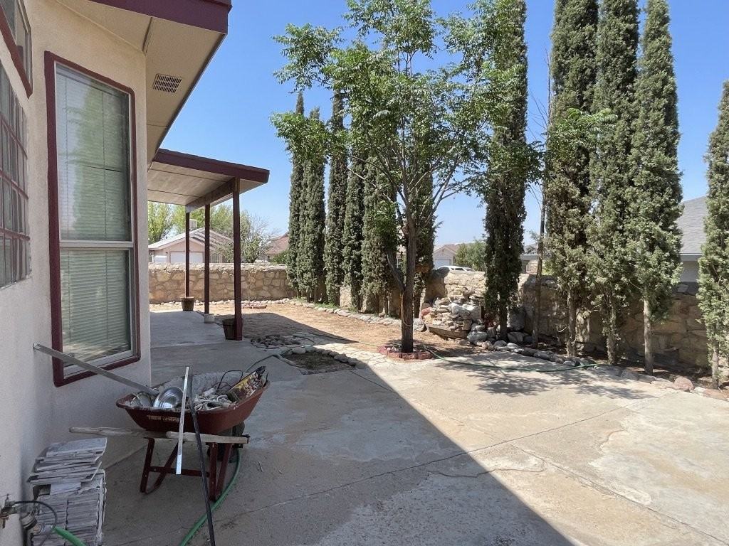 3701 Trina Pl - Photo 7 of 33