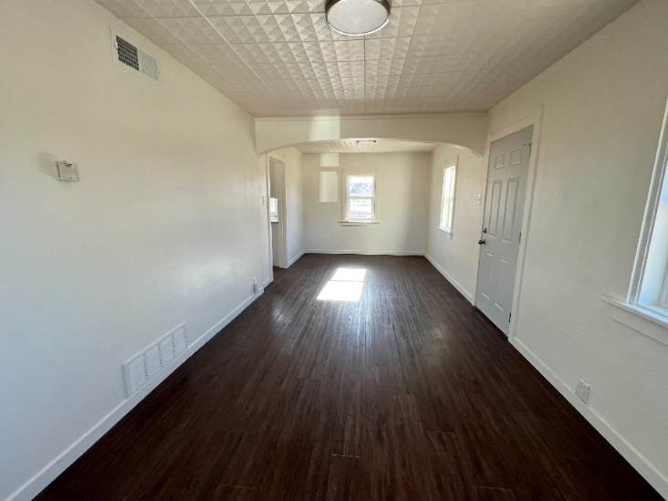 621 Evans Ave - Photo 3 of 13