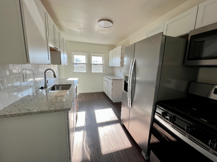 621 Evans Ave - Photo 4 of 13