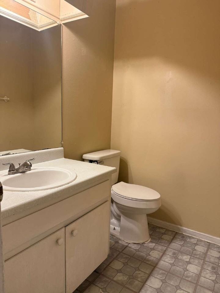 504 W Byrd Blvd - Photo 3 of 14