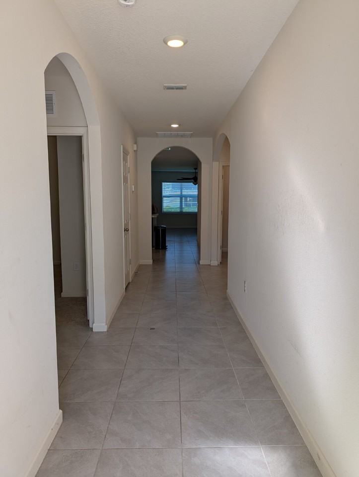 1606 De Groodt Rd Sw - Photo 2 of 24