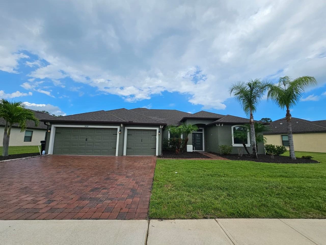 3820 Watergrass St - Photo 2 of 50