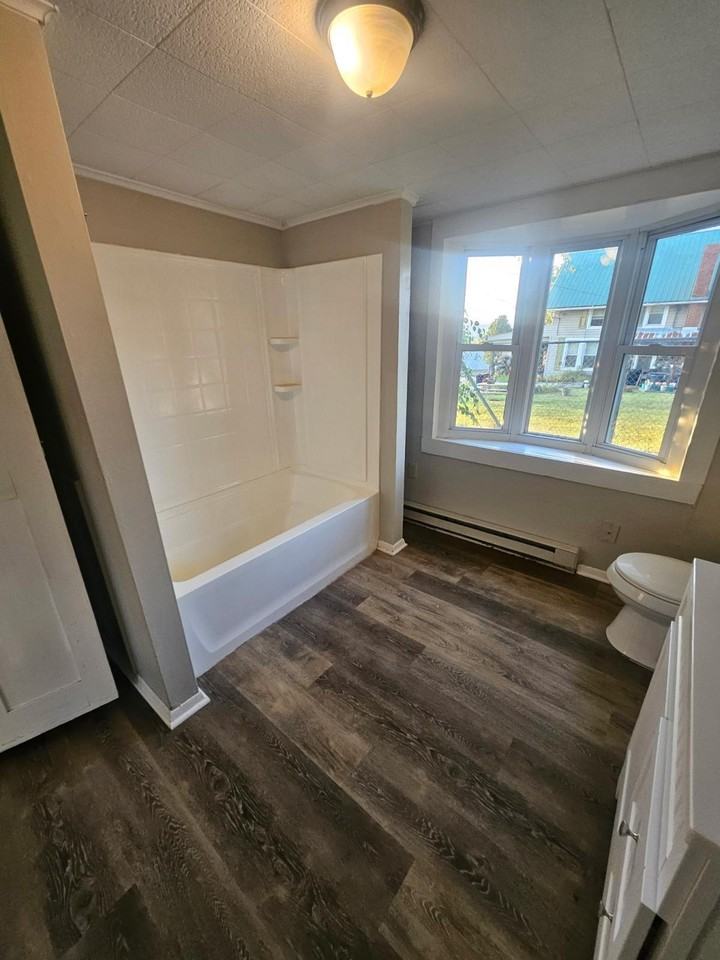 178 Church St - Photo 2 of 7