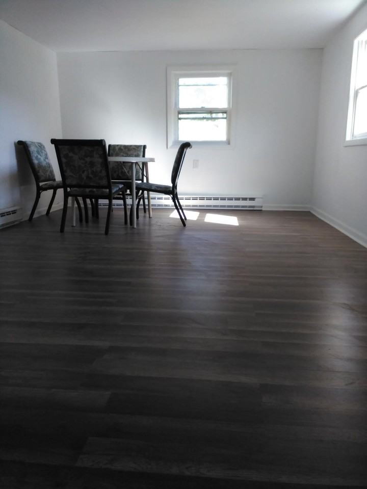 1961 George St - Photo 2 of 7