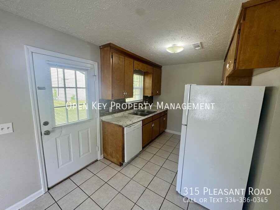 315 Pleasant Rd - Photo 2 of 18