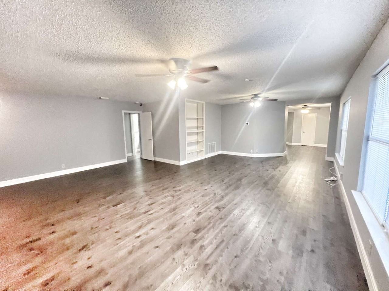 13907 Quarles St - Photo 3 of 20
