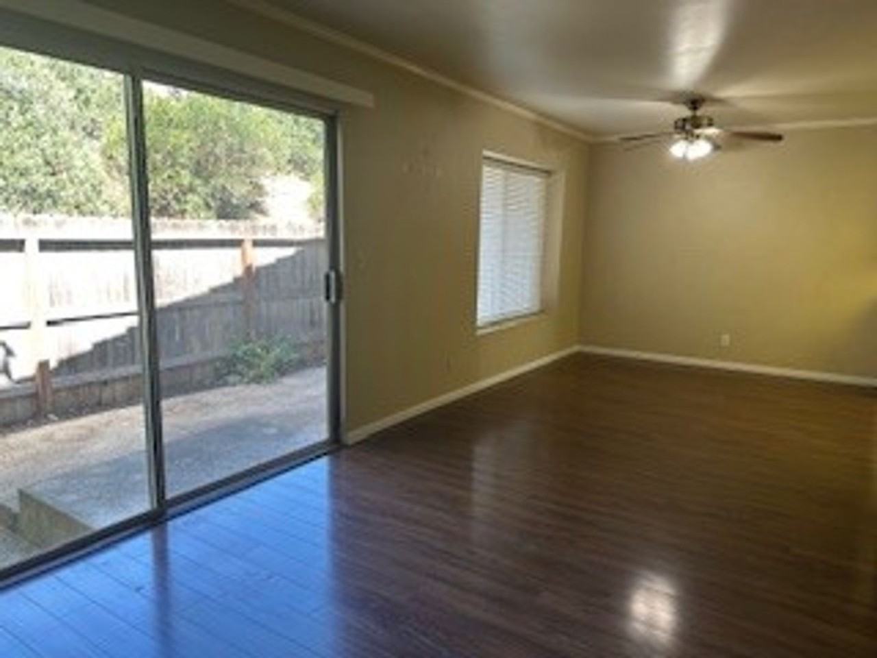 680 Floral Dr - Photo 3 of 13