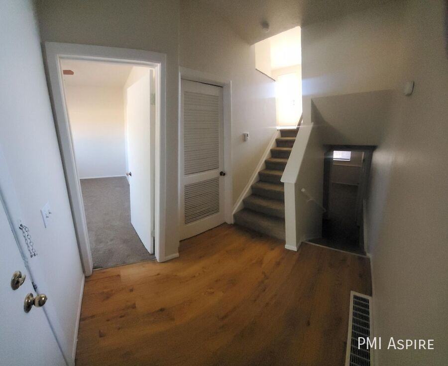 706 West Geneseo Street - Photo 2 of 11