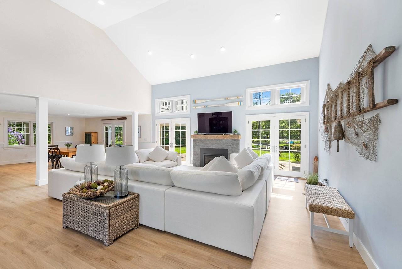 561 Wainscott Nw Rd - Photo 5 of 30