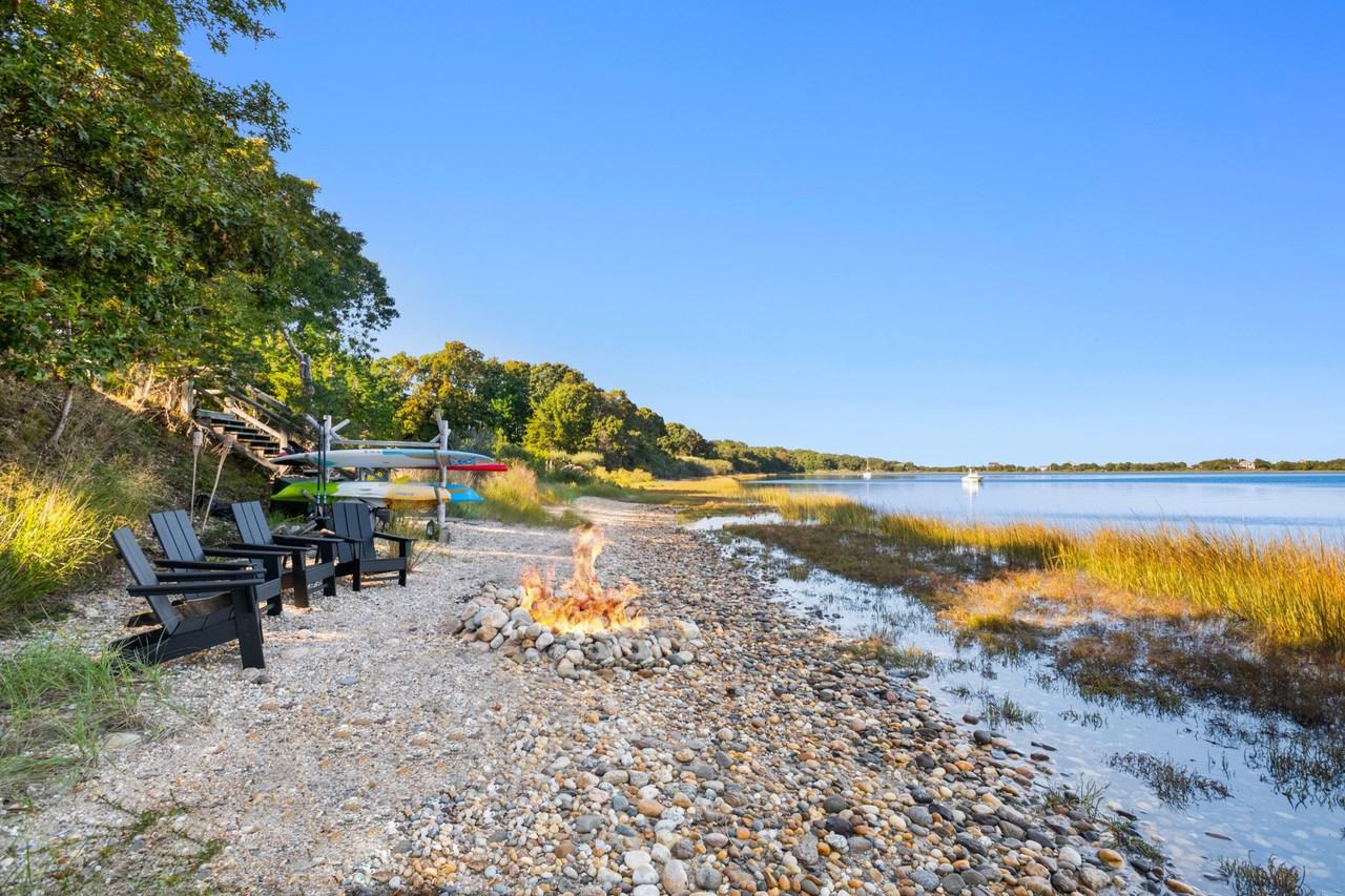 38 Three Mile Harbor Dr - Photo 6 of 30