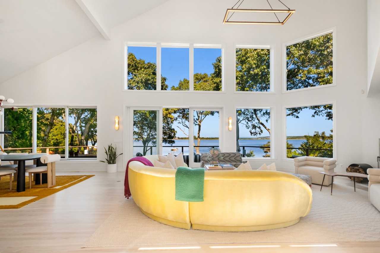 38 Three Mile Harbor Dr - Photo 7 of 30