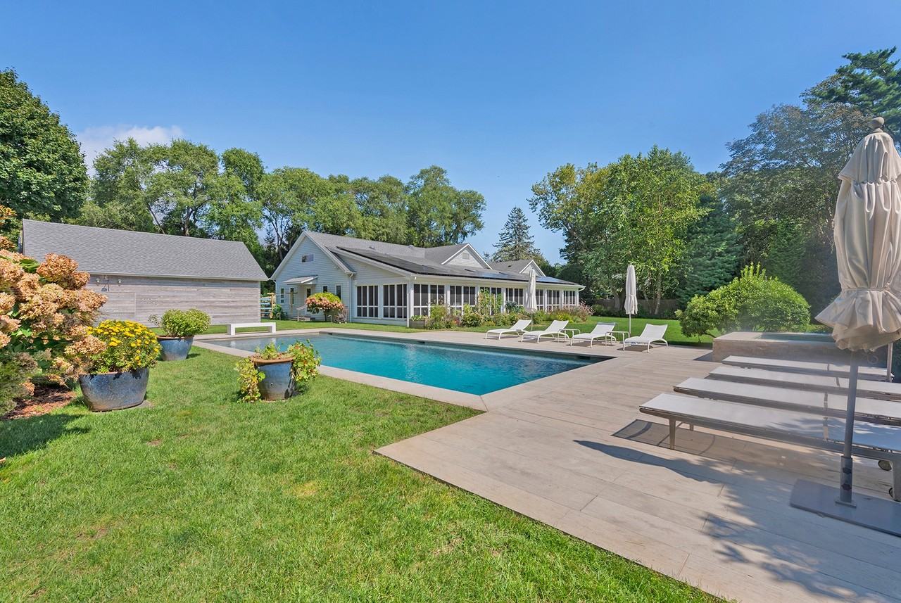 33 Gingerbread Ln - Photo 3 of 30