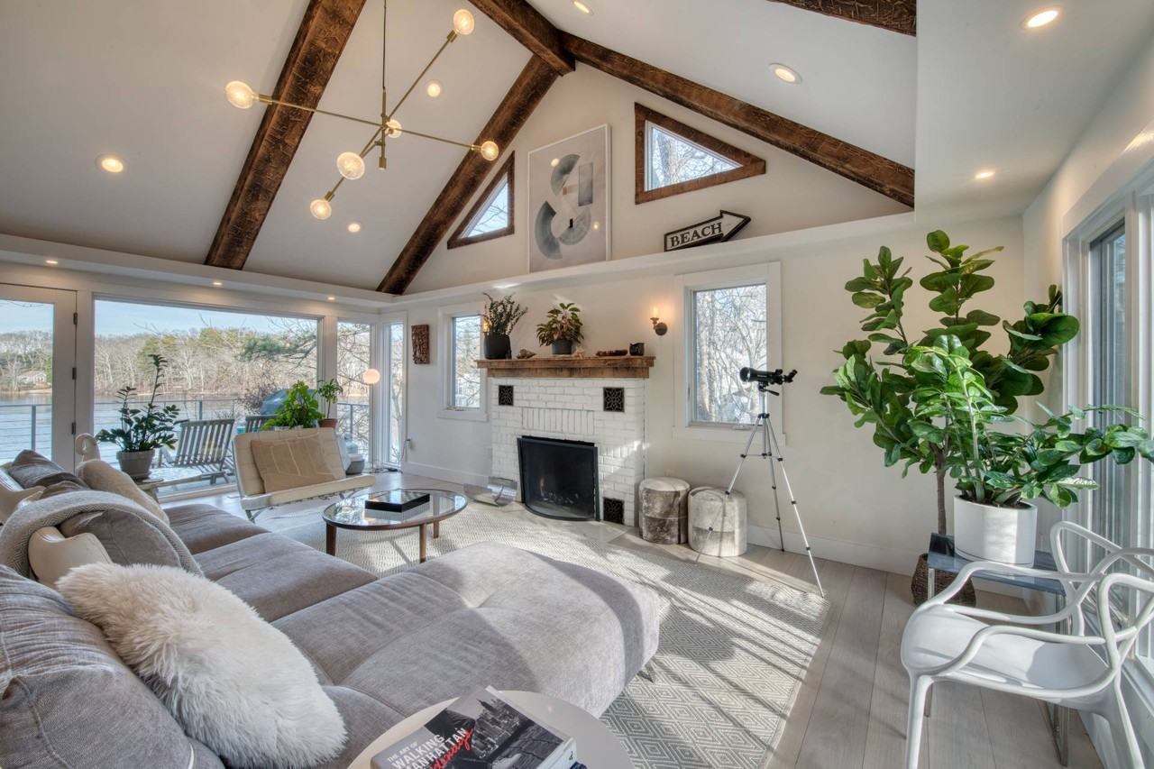 57 Big Fresh Pond Rd - Photo 2 of 18