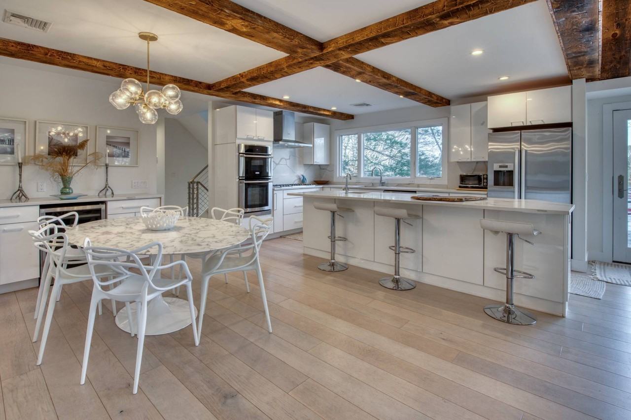 57 Big Fresh Pond Rd - Photo 3 of 18