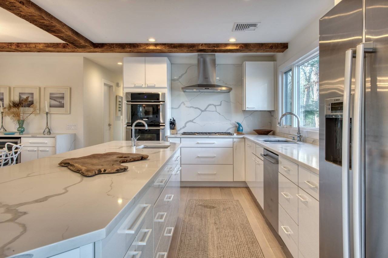 57 Big Fresh Pond Rd - Photo 4 of 18